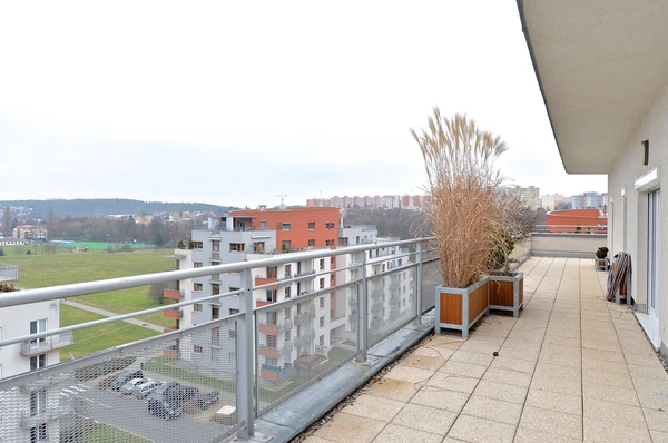 Kamelova, Záběhlice - Prague 10 | Sale, Apartment, Three-bedroom (4+kk), 277 m²