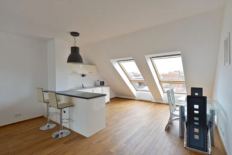 U Studánky, Bubeneč - Praha 7 | Pronájem, Byt, 4+kk, 145 m²