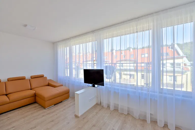V Zahradách, Libeň - Praha 8 | Pronájem, Byt, 3+kk, 126 m²