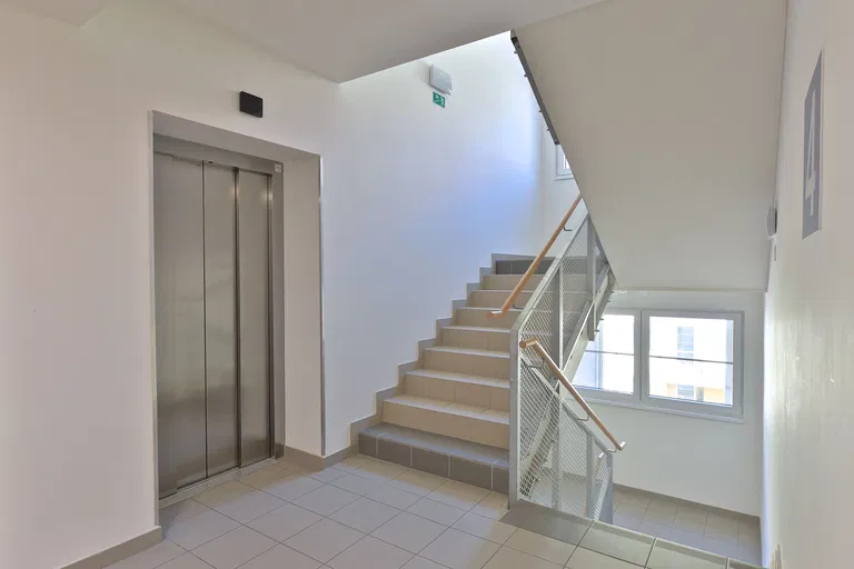 V Zahradách, Libeň - Praha 8 | Pronájem, Byt, 3+kk, 126 m²