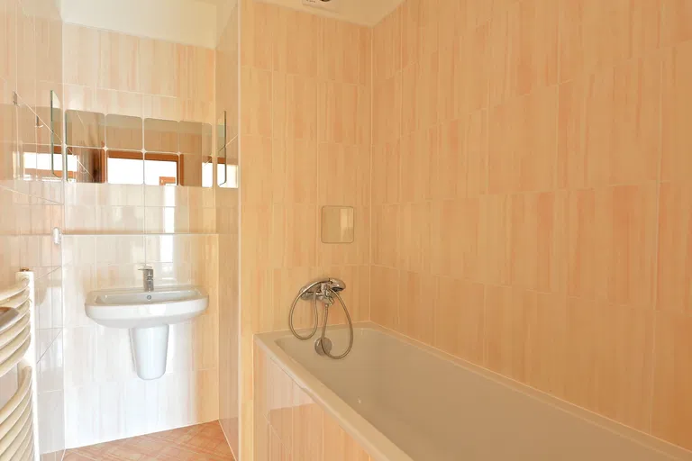 Na Maninách, Holešovice - Praha 7 | Pronájem, Byt, 2+kk, 63 m²