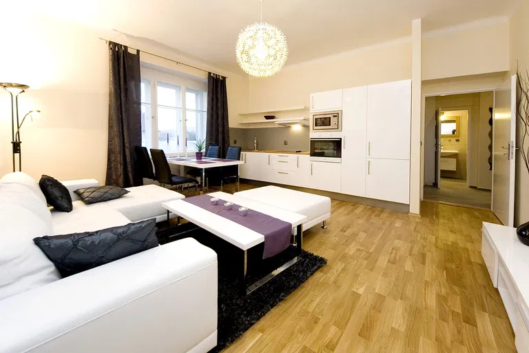 Železničářů, Holešovice - Praha 7 | Pronájem, Byt, 2+kk, 52 m²