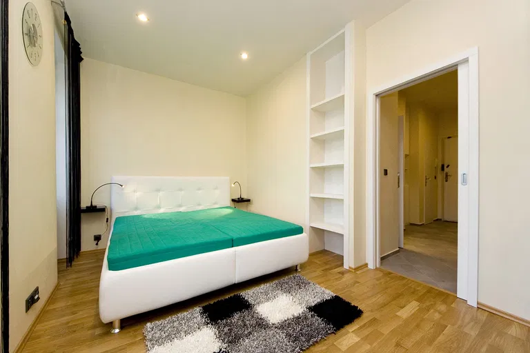 Železničářů, Holešovice - Praha 7 | Pronájem, Byt, 2+kk, 52 m²