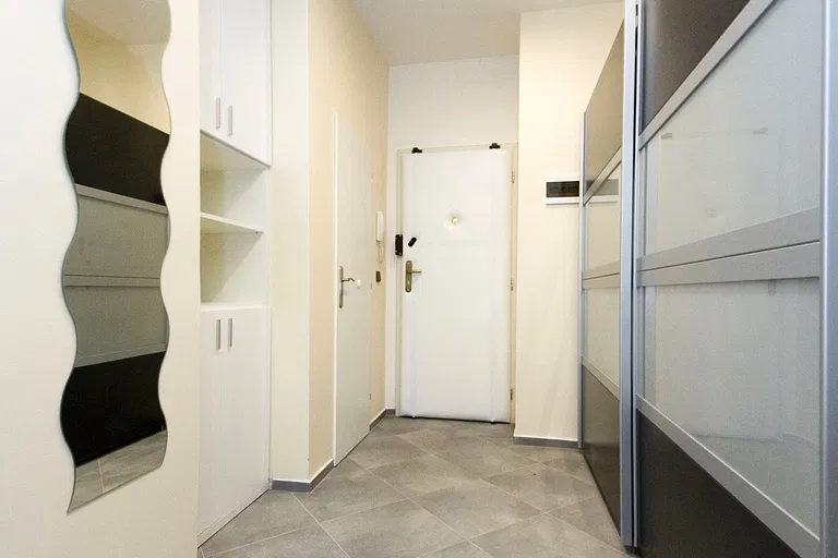 Železničářů, Holešovice - Praha 7 | Pronájem, Byt, 2+kk, 52 m²