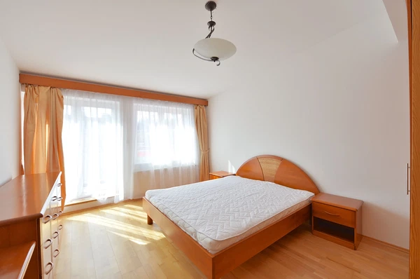 Závěrka, Břevnov - Prague 6 | Rent, Apartment, Three-bedroom (4+kk), 110 m²