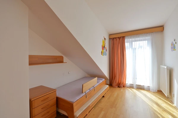 Závěrka, Břevnov - Prague 6 | Rent, Apartment, Three-bedroom (4+kk), 110 m²