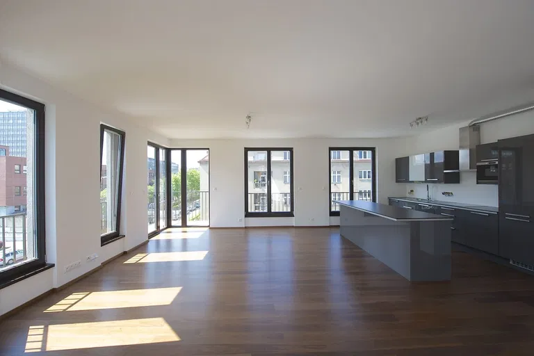 Bechyňova, Dejvice - Prague 6 | Rent, Apartment, Three-bedroom (4+kk), 125 m²