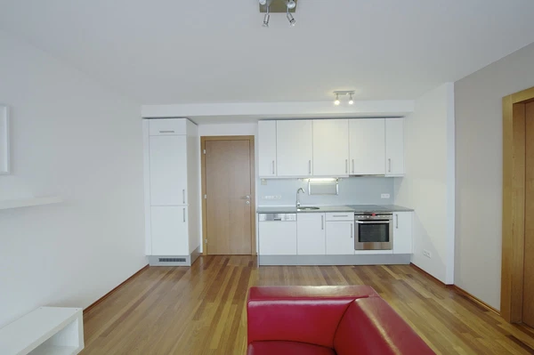 Podnádražní, Vysočany - Praha 9 | Pronájem, Byt, 2+kk, 45 m²