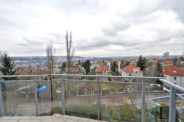 Na Hřebenech II, Podolí - Prague 4 | Rent, Apartment, Four-bedroom (5+kk), 300 m²