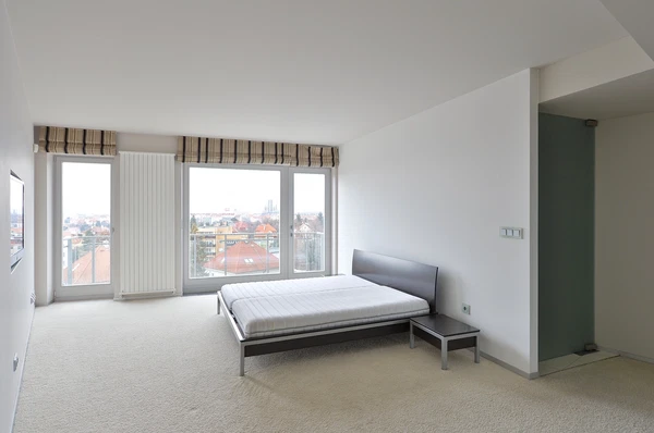 Na Hřebenech II, Podolí - Prague 4 | Rent, Apartment, Four-bedroom (5+kk), 300 m²