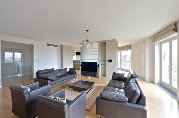 Na Hřebenech II, Podolí - Prague 4 | Rent, Apartment, Four-bedroom (5+kk), 300 m²