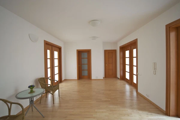 Na Cípu, Újezd - Prague 4 | Rent, House, Six-bedroom (7+kk)