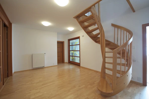 Na Cípu, Újezd - Prague 4 | Rent, House, Six-bedroom (7+kk)