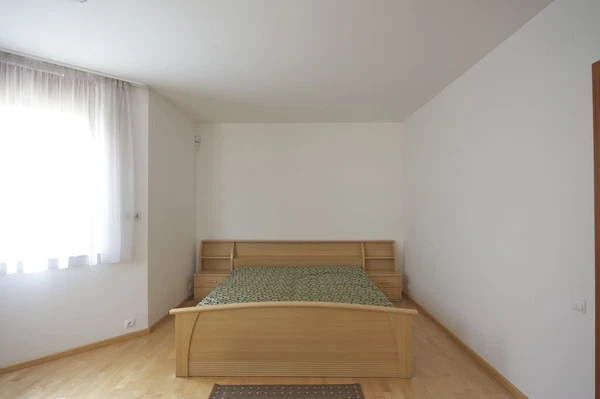 Na Cípu, Újezd - Prague 4 | Rent, House, Six-bedroom (7+kk)