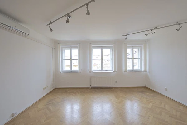 Všehrdova, Malá Strana - Prague 1 | Rent, Apartment, One-bedroom (2+kk), 72 m²