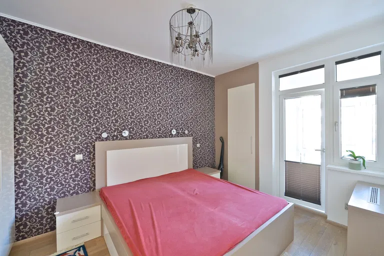 Generála Píky, Dejvice - Prague 6 | Sale, Apartment, Three-bedroom (4+kk), 93 m²