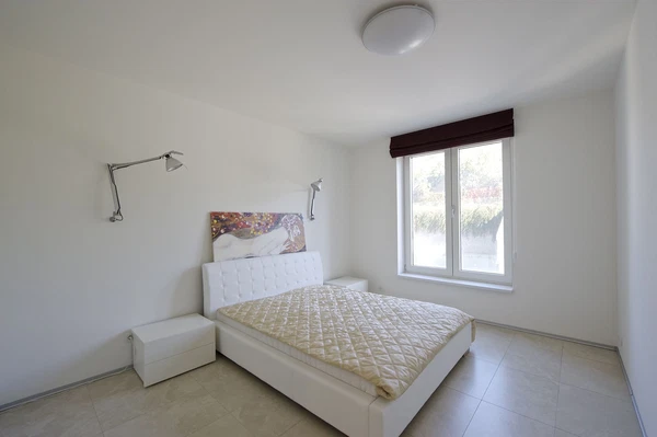 U Sluncové, Karlín - Prague 8 | Rent, Apartment, One-bedroom (2+kk), 88 m²