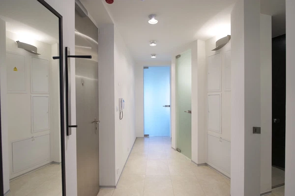 U Sluncové, Karlín - Prague 8 | Rent, Apartment, One-bedroom (2+kk), 88 m²