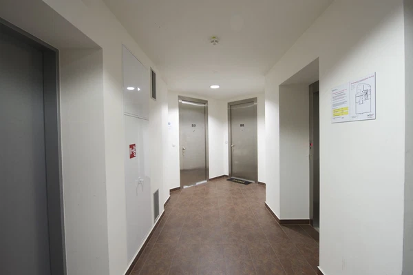 U Sluncové, Karlín - Praha 8 | Pronájem, Byt, 2+kk, 88 m²