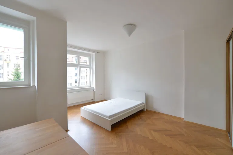 Uralská, Bubeneč - Praha 6 | Pronájem, Byt, 2+1, 84 m²