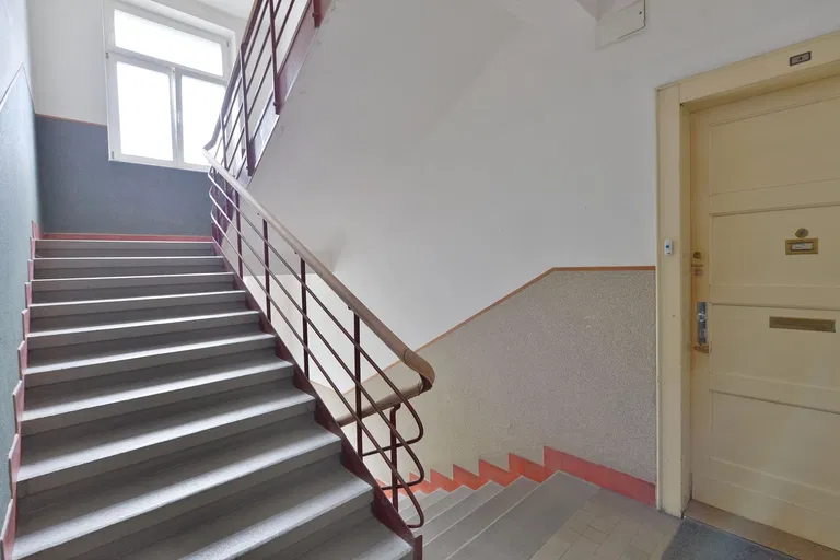 Uralská, Bubeneč - Praha 6 | Pronájem, Byt, 2+1, 84 m²