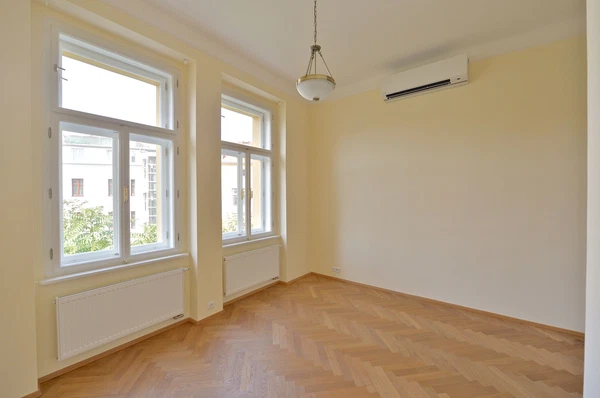 Řehořova, Žižkov - Prague 3 | Rent, Apartment, Two-bedroom (3+1), 130 m²