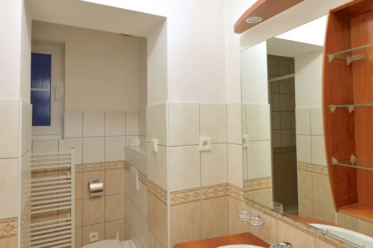 Malá Štěpánská, Nové Město - Praha 2 | Pronájem, Byt, 2+kk, 62 m²