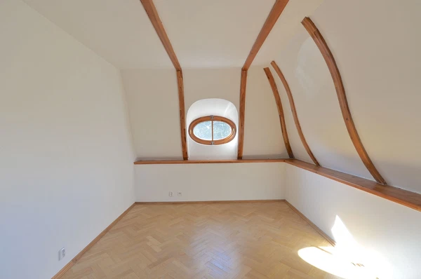 Košíře - Prague 5 | Rent, House, Eleven-bedroom (12+1)