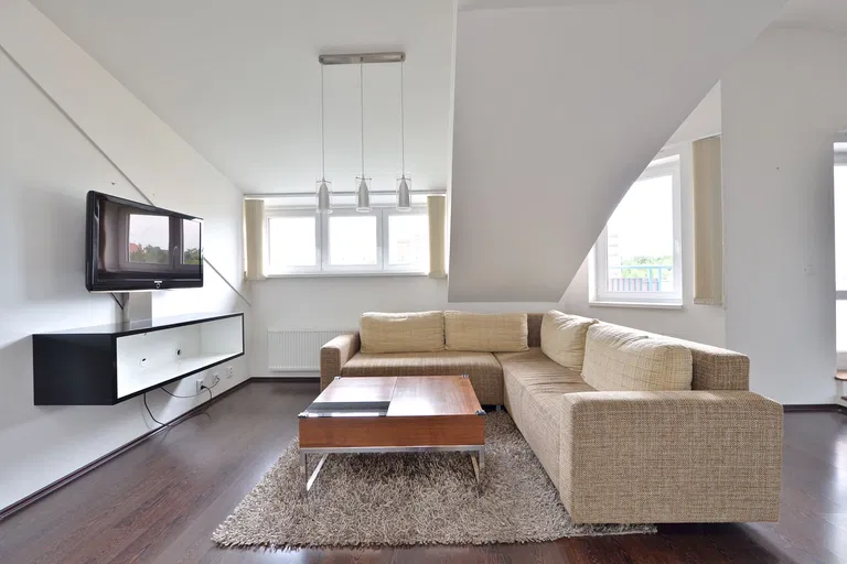 Gutova, Strašnice - Praha 10 | Pronájem, Byt, 2+kk, 75 m²