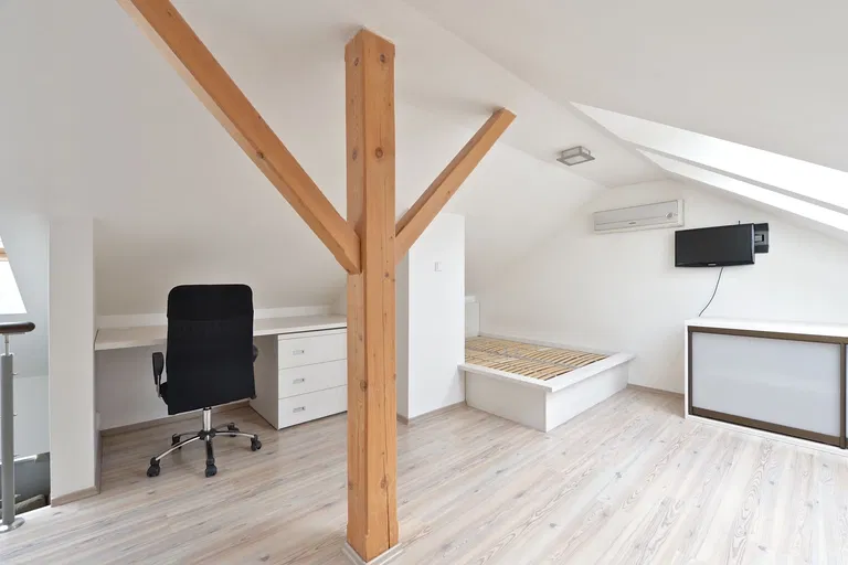 Gutova, Strašnice - Praha 10 | Pronájem, Byt, 2+kk, 75 m²