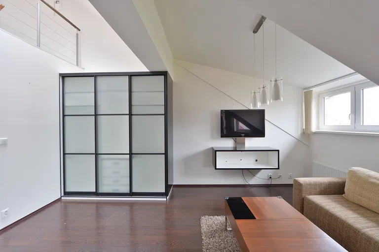 Gutova, Strašnice - Praha 10 | Pronájem, Byt, 2+kk, 75 m²
