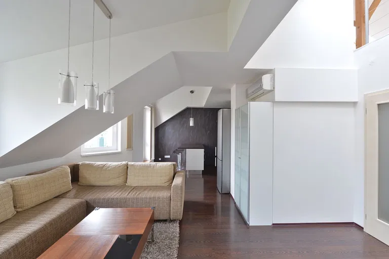 Gutova, Strašnice - Praha 10 | Pronájem, Byt, 2+kk, 75 m²