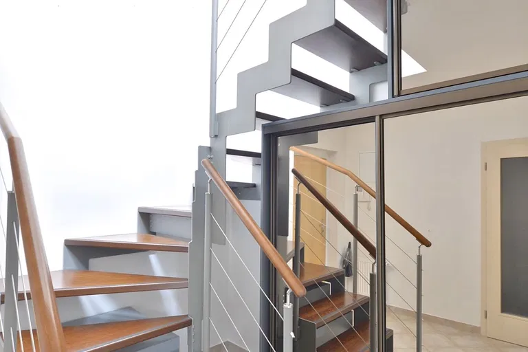 Gutova, Strašnice - Praha 10 | Pronájem, Byt, 2+kk, 75 m²
