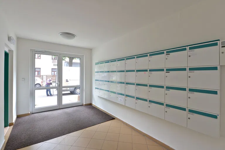 Gutova, Strašnice - Praha 10 | Pronájem, Byt, 2+kk, 75 m²
