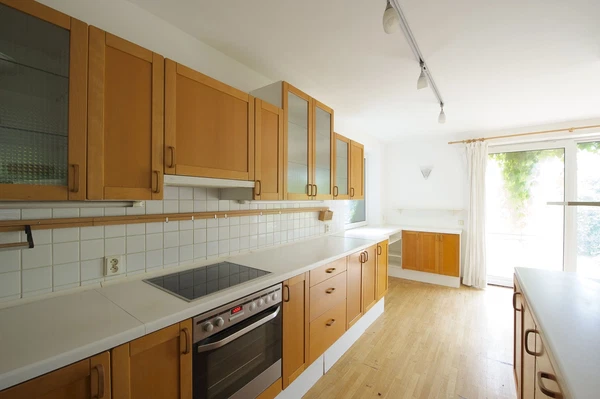 Do Dubin, Kunratice - Prague 4 | Sale, House, Seven-bedroom (8+1)