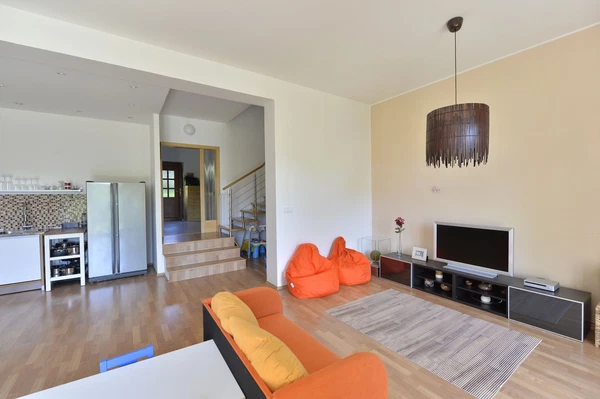 K Poště, Tuchoměřice - Praha-západ | Rent, Apartment, Three-bedroom (4+kk), 151 m²