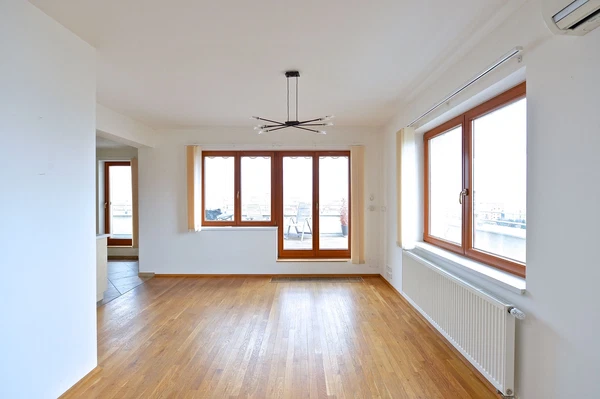 Prorektorská, Malešice - Prague 10 | Rent, Apartment, Three-bedroom (4+kk), 132 m²