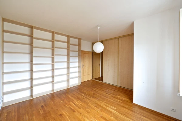 Prorektorská, Malešice - Prague 10 | Rent, Apartment, Three-bedroom (4+kk), 132 m²