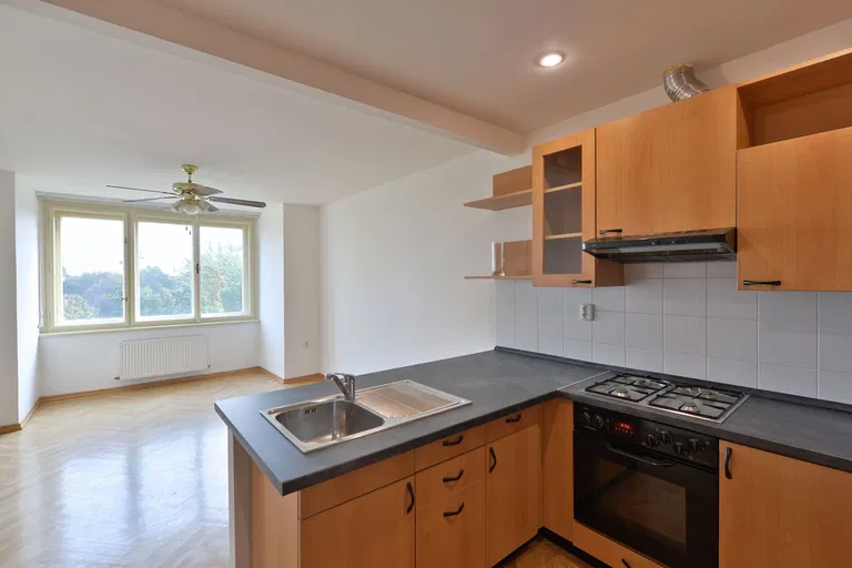 Na baště sv. Ludmily, Hradčany - Praha 6 | Pronájem, Byt, 3+1, 128 m²
