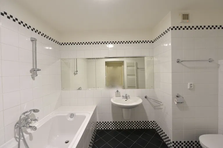 Na baště sv. Ludmily, Hradčany - Praha 6 | Pronájem, Byt, 3+1, 128 m²
