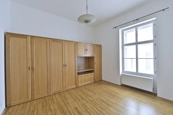 Štefánikova, Smíchov - Prague 5 | Rent, Apartment, One-bedroom (2+kk), 74 m²