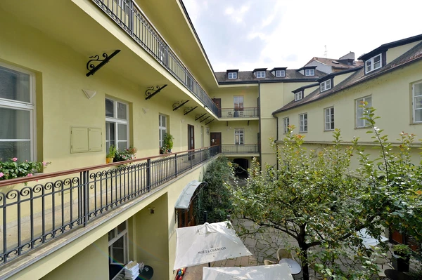 Újezd, Malá Strana - Prague 1 | Rent, Apartment, Three-bedroom (4+kk), 144 m²