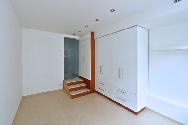 Nekázanka, Nové Město - Prague 1 | Rent, Apartment, Three-bedroom (4+kk), 100 m²