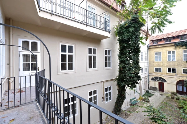 Karmelitská, Malá Strana - Prague 1 | Rent, Apartment, One-bedroom (2+1), 92 m²