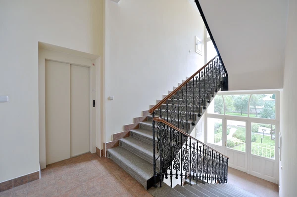 Třebízského, Vinohrady - Prague 2 | Rent, Apartment, Two-bedroom (3+1), 105 m²