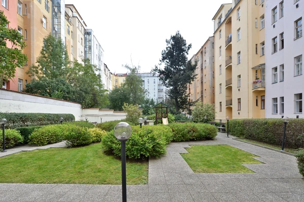 Třebízského, Vinohrady - Prague 2 | Rent, Apartment, Two-bedroom (3+1), 105 m²