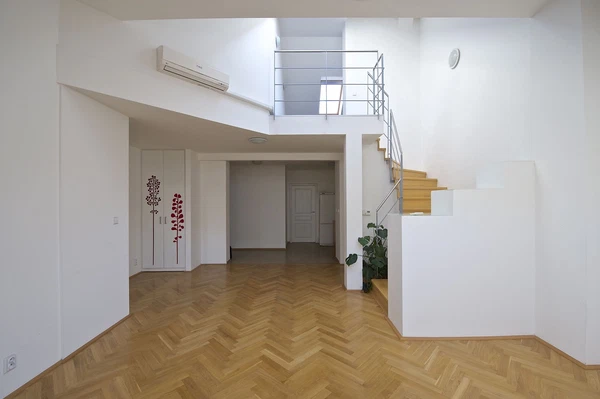 Holečkova, Smíchov - Prague 5 | Rent, Apartment, Two-bedroom (3+kk), 99 m²