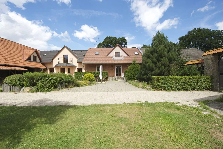 Divišov-Křešice, Divišov - Benešov | Sale, Farmhouse estate, 800 m²
