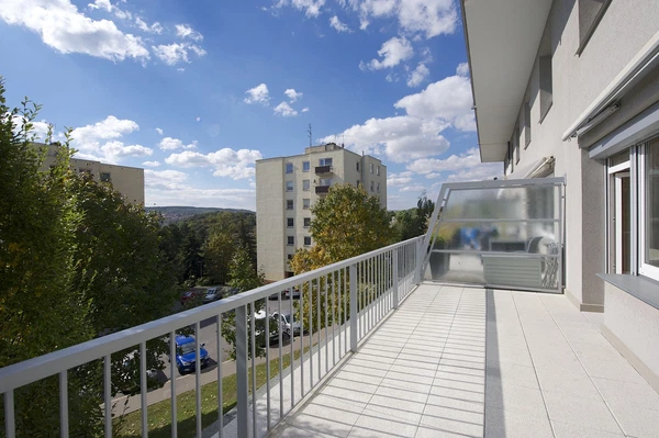 Libínská, Smíchov - Prague 5 | Sale, Apartment, Three-bedroom (4+kk), 141 m²