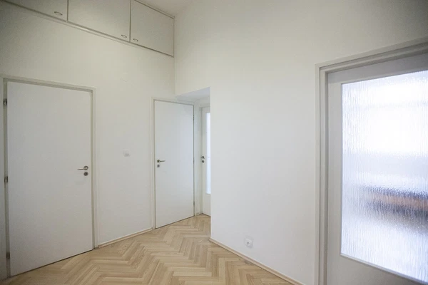 Záhřebská, Vinohrady - Prague 2 | Sale, Apartment, Two-bedroom (3+1), 91 m²